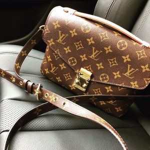 SOLD Authentic Pre-owned LV Pochette Métis